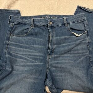American Eagle Outfitters women’s Light Blue Relaxed Jeans